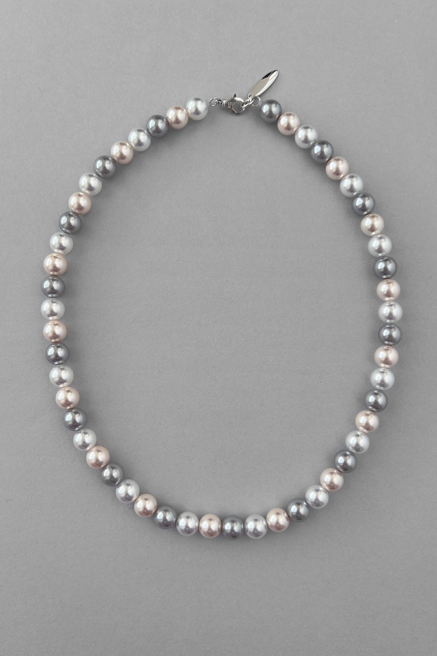 ((MONDAY EDITION) BLUSHING PEARLS NECKLACE