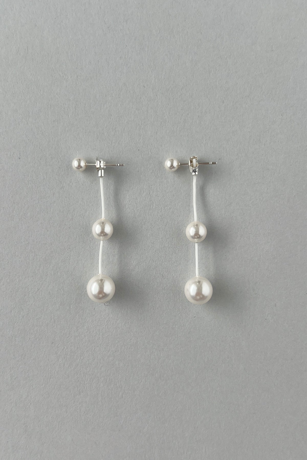 (MONDAY EDITION) DROP PEARL STRING EARRINGS