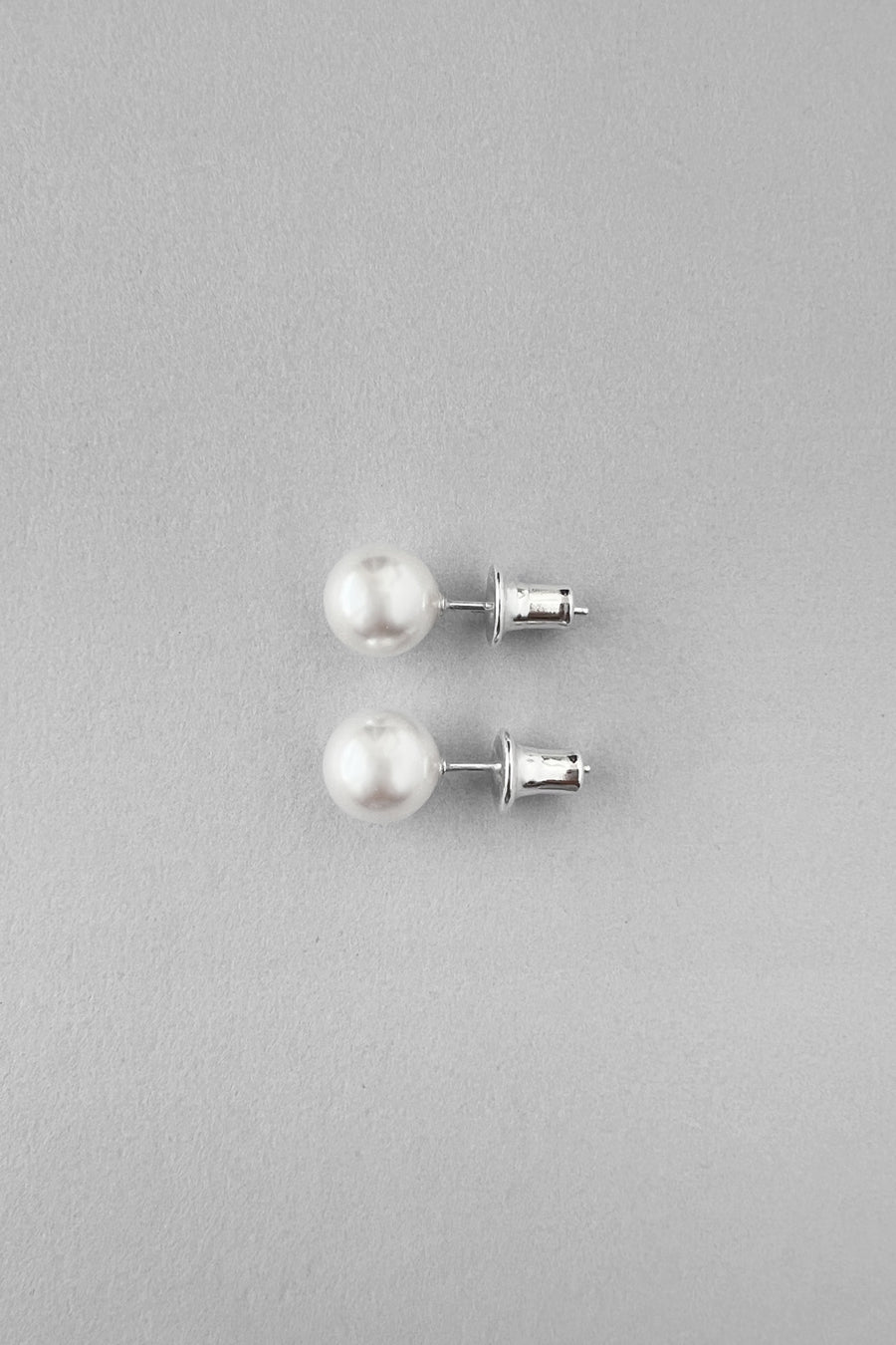 (MONDAY EDITION) EVERYDAY PEARL EARRINGS - 8MM