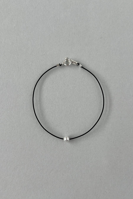 (MONDAY EDITION) PEARL STRING BRACELET
