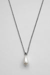( MONDAY EDITION )
 TEARDROP PEARL PENDANT NECKLACE