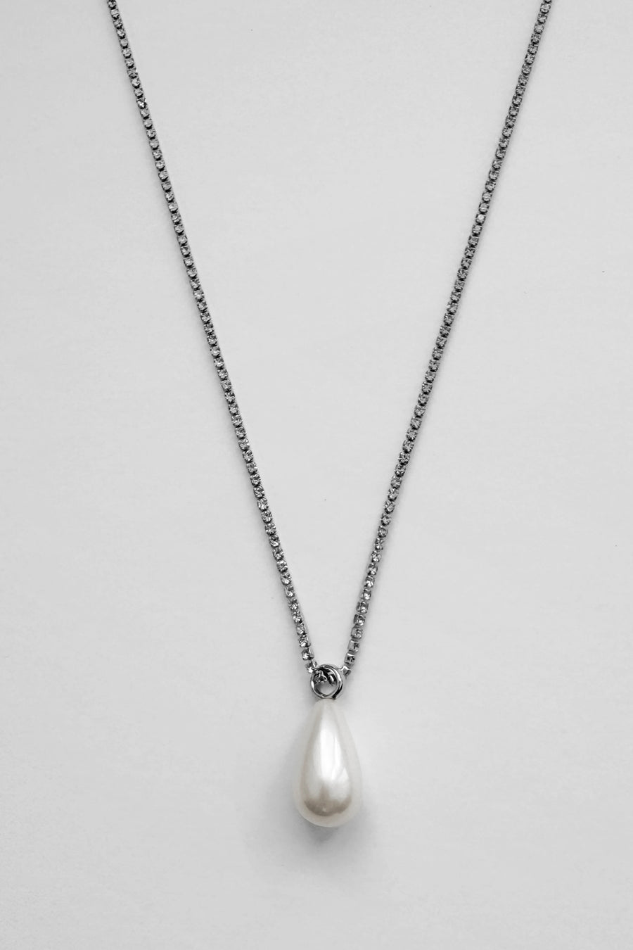 ( MONDAY EDITION )
 TEARDROP PEARL PENDANT NECKLACE