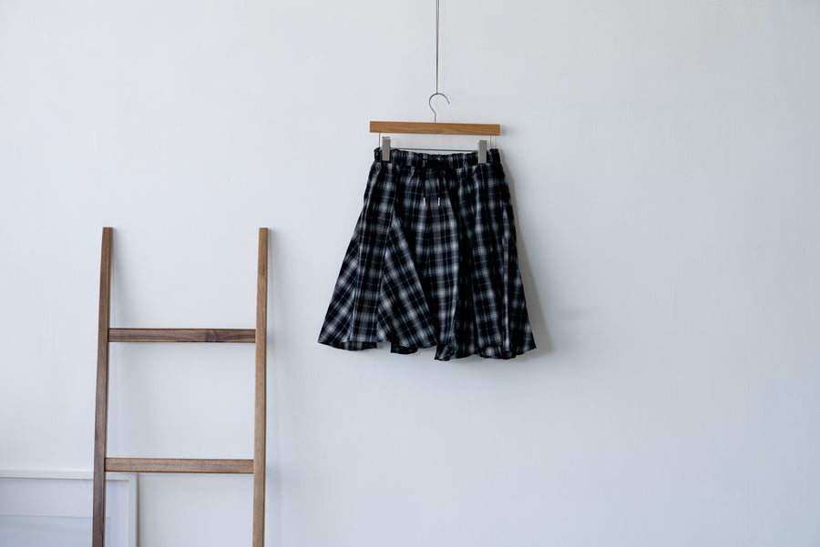 BLACK CHECKERED FLAIR SKIRT *LAST 3*