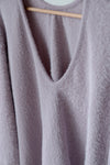 ( LAVENDER / WHITE ) MOMO V NECK TOP