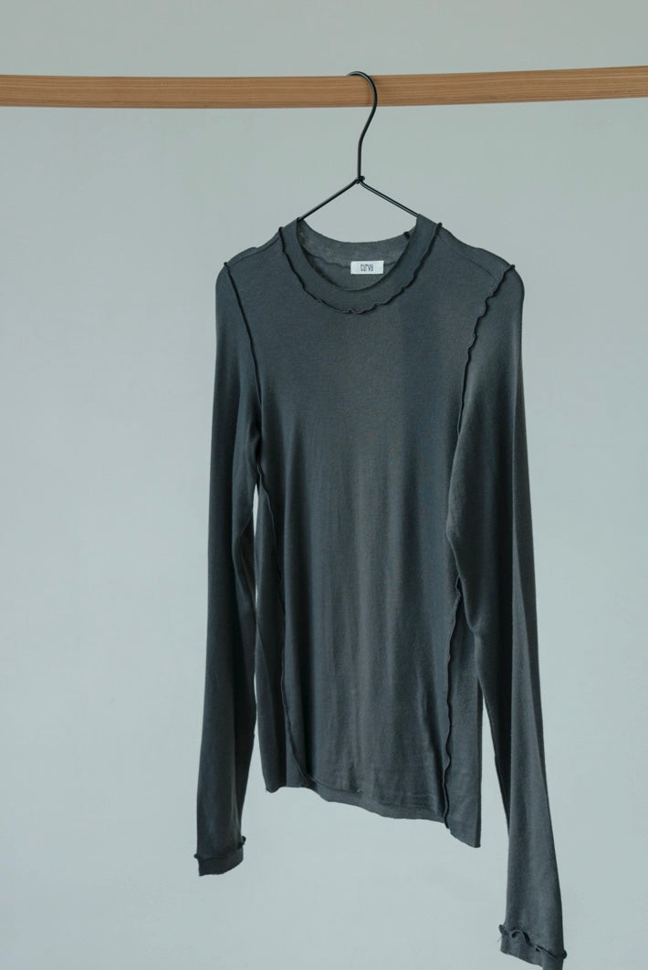 ( WHITE / CHARCOAL / BLACK ) CURVEY LONG SLEEVE *LAST ONE*