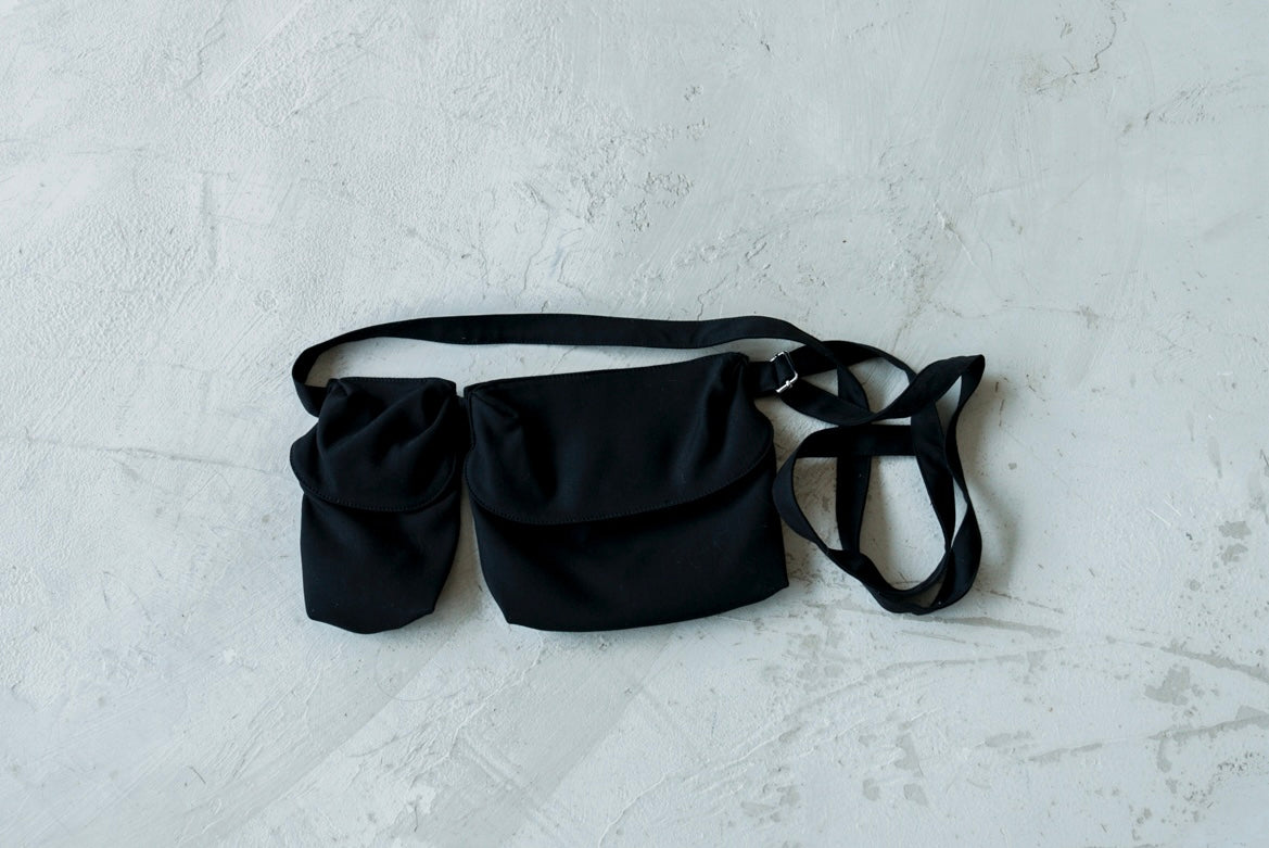 ( BLACK /  IVORY ) RAYON BELT BAG