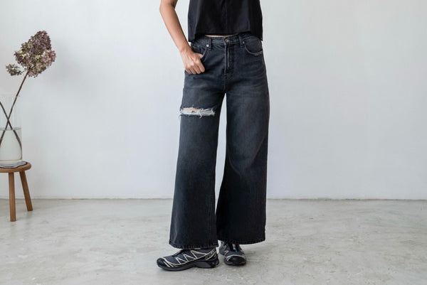 WASHED GREY RIPPED JEANS *BEST BUY*