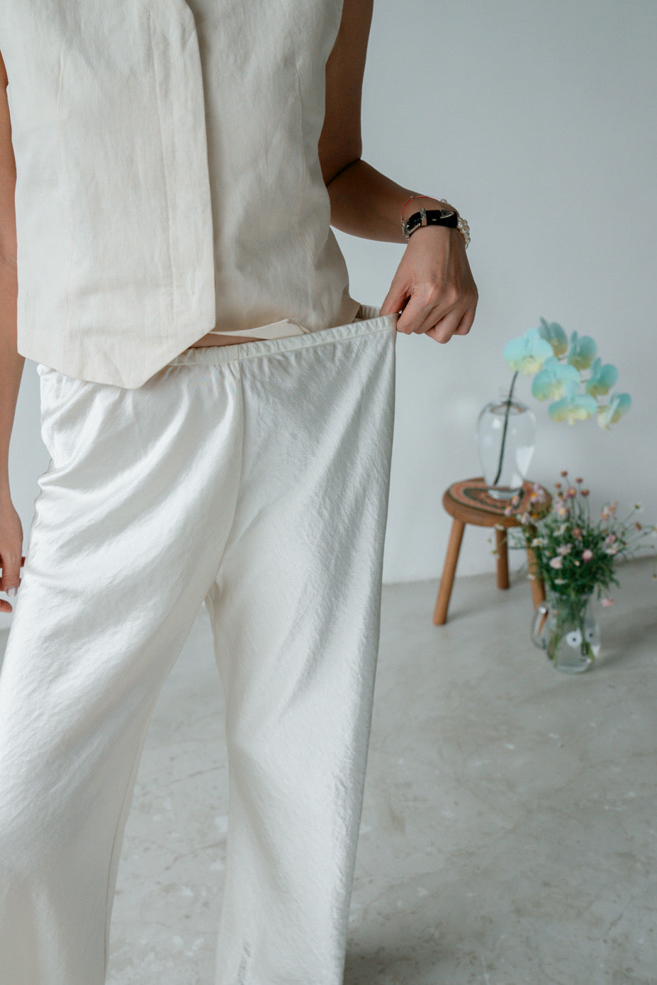 ( NAVY / IVORY ) EXTRA COMFY SATIN FLARE PANTS 🌟BEST BUY🌟 *LAST 2*