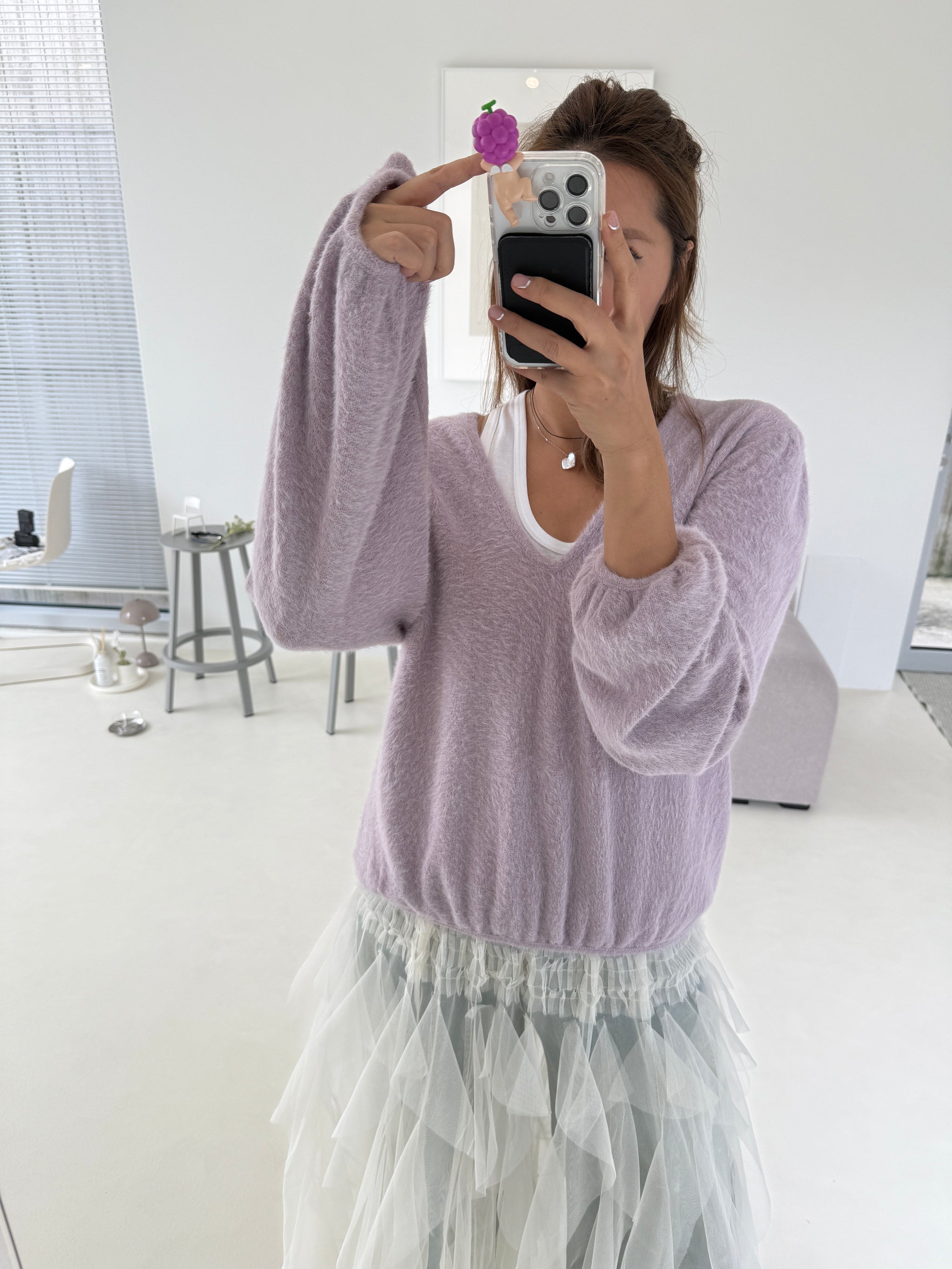 ( LAVENDER / WHITE ) MOMO V NECK TOP