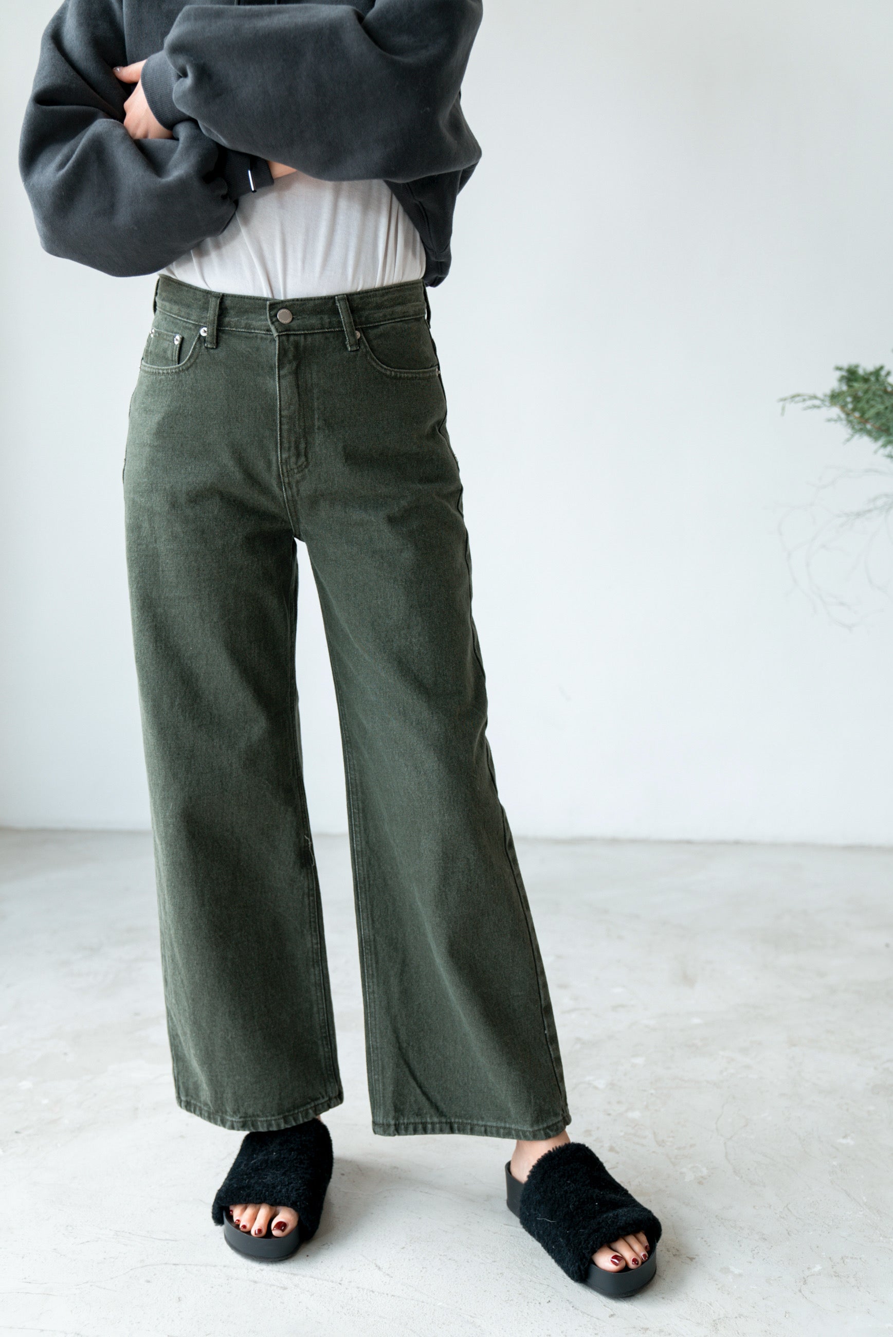 GREEN STRAIGHT LEG JEANS