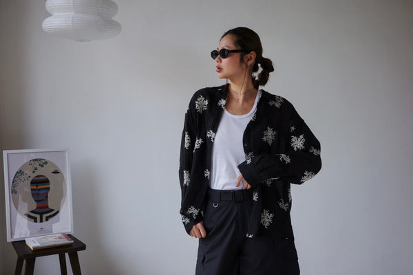 ( IVORY / BLACK ) EMBROIDERY SHIRT