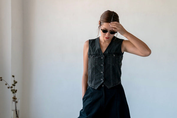 WASHED BLACK DENIM VEST