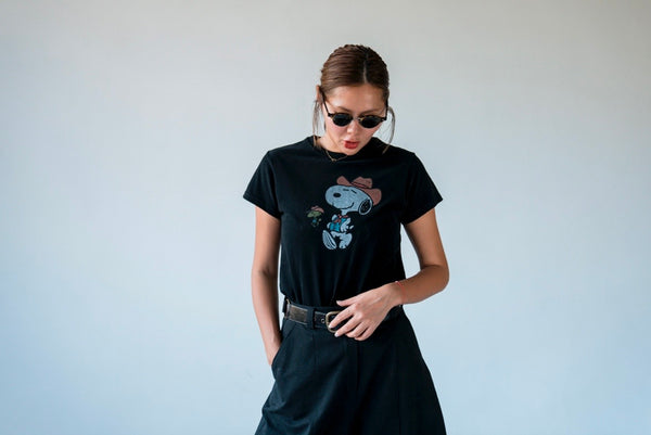 BLACK SNOOPY GIRLS TEE