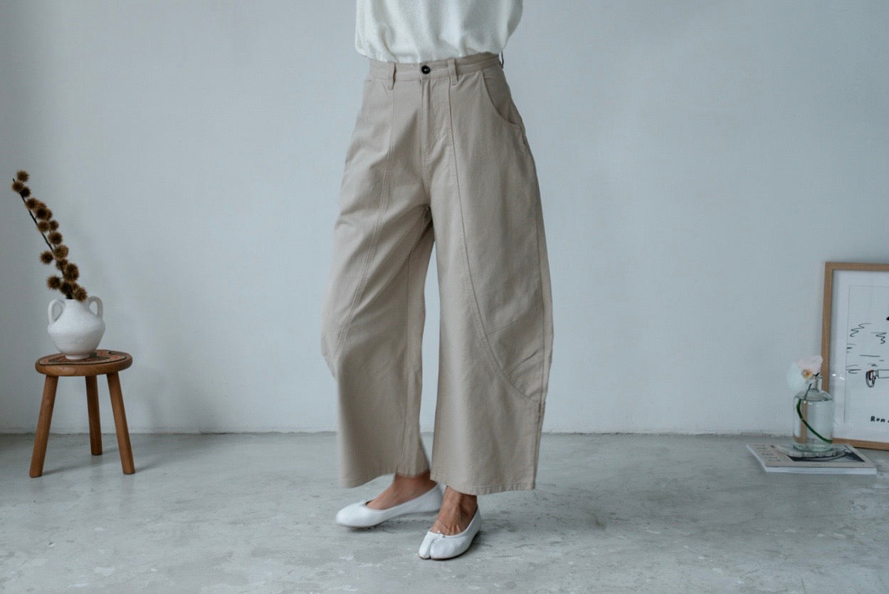 BEIGE 3D TAPER PANTS