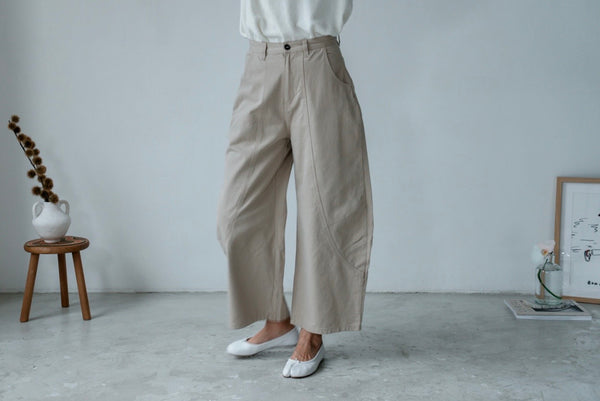 BEIGE 3D TAPER PANTS