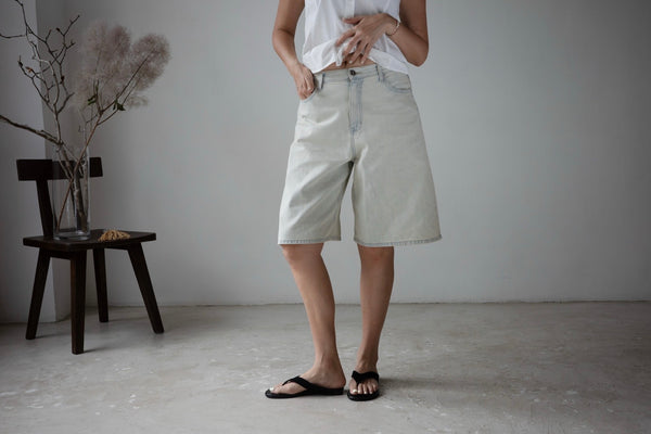 MINIMALIST LIGHT BLEACHED DEMIN JORTS ⭐️BEST BUY⭐️