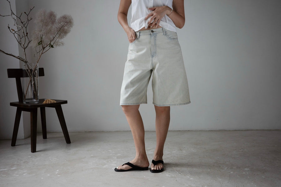 MINIMALIST LIGHT BLEACHED DEMIN JORTS ⭐️BEST BUY⭐️ *LAST 2*
