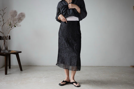 BLACK WRINKLED CHIFFON MIDI SKIRT *LAST 2*