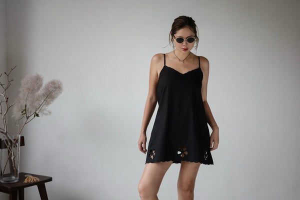 ( WHITE / BLACK ) CROCHET COTTON CAMI DRESS