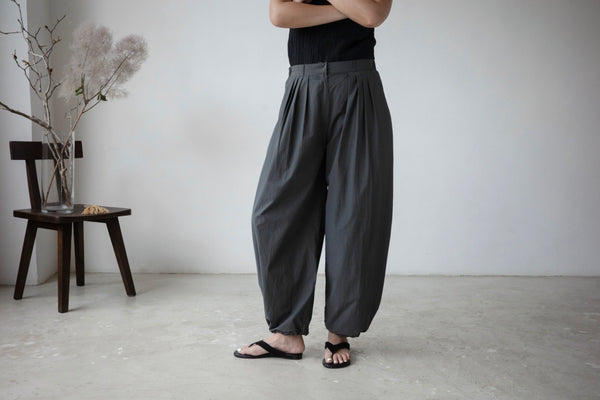 ( WHITE / ASH GREEN ) PLEATED COMFY SUMMER PANTS
