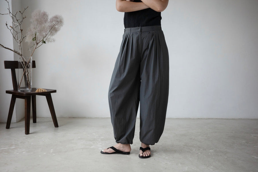 ( WHITE / ASH GREEN ) PLEATED COMFY SUMMER PANTS ⭐️BEST BUY⭐️ *LAST ONE*