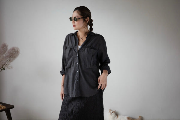 ( LEMON / CHARCOAL ) LIGHTWEIGHT POCKET GATHERED SHIRT