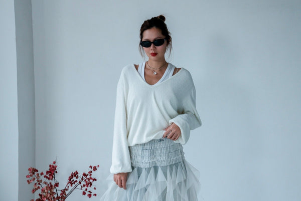 ( LAVENDER / WHITE ) MOMO V NECK TOP