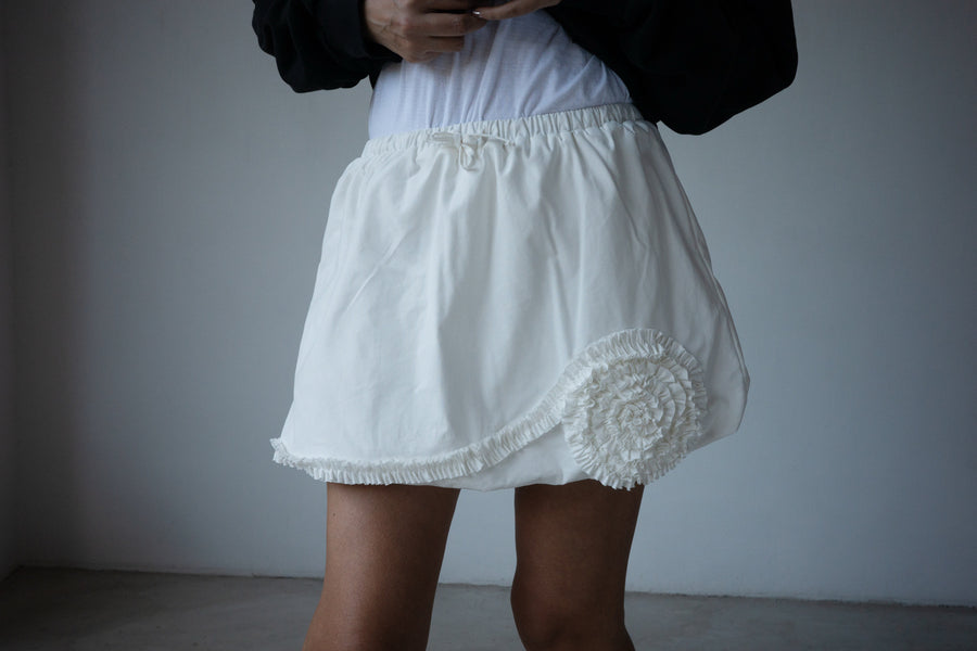 WHITE ROSE FLEECE SKIRT ⭐️BEST BUY⭐️
