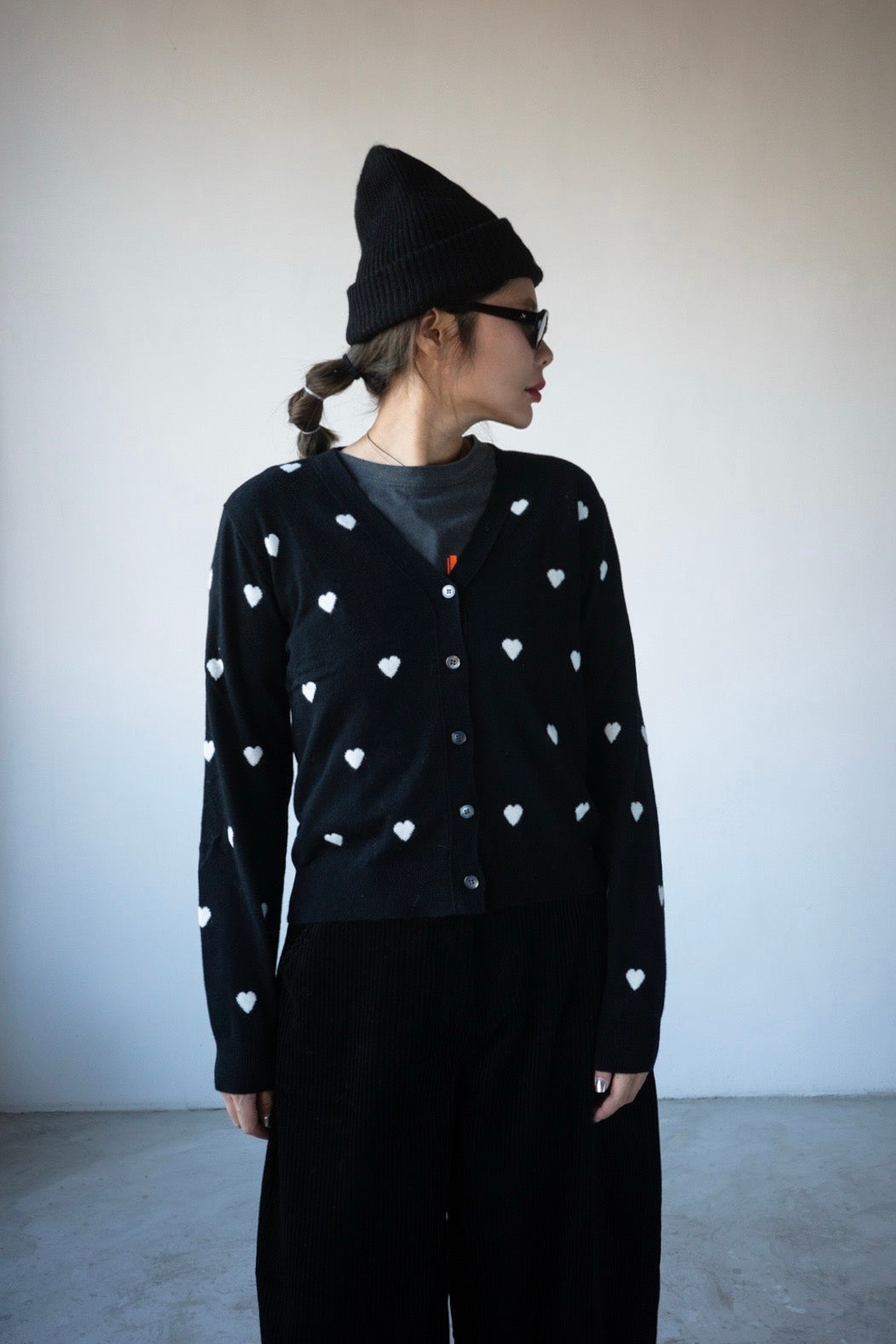 ( BLACK / GREY ) HEART WOOL CARDIGAN