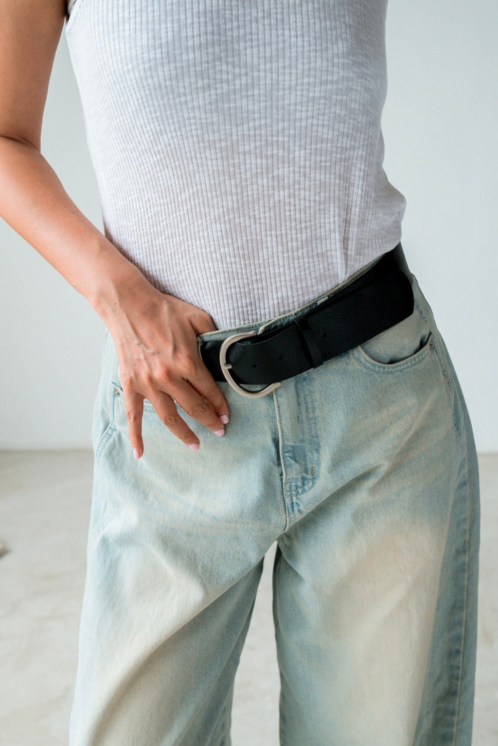 ( BURGUNDY / BLACK ) VINTAGE BUCKLE LEATHER BELT *LAST ONE*