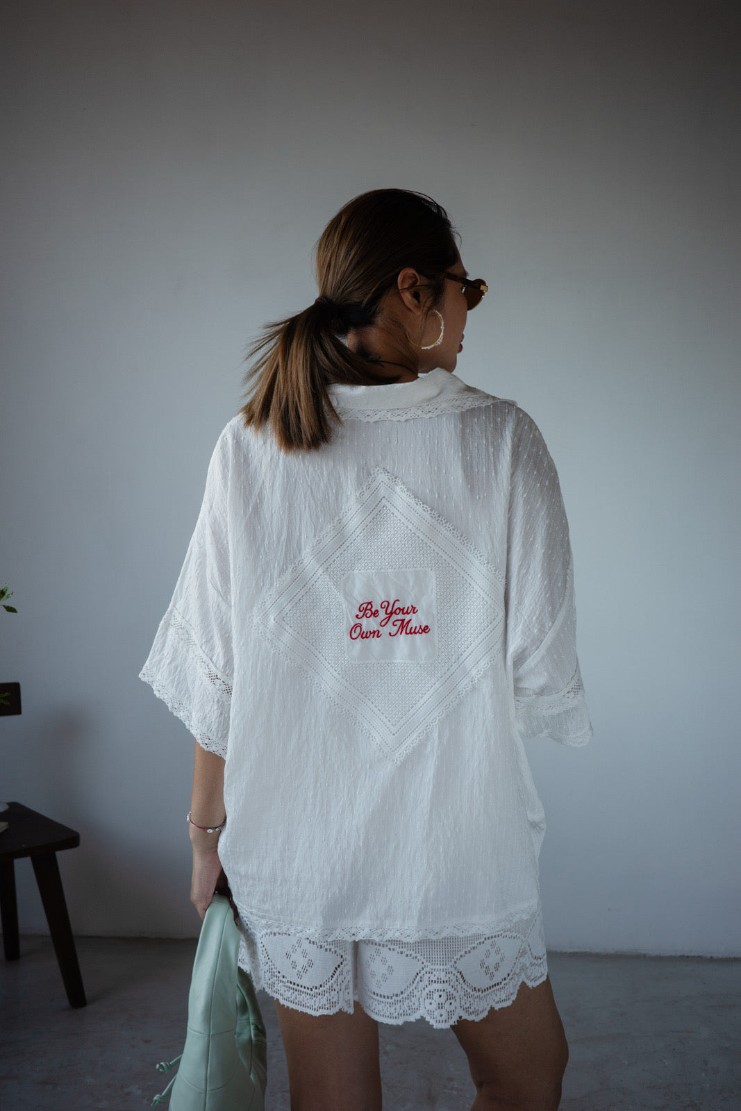 ( WHITE / BLACK ) " BE YOUR OWN MUSE " SILKY EMBROIDERY JACKET ⭐️BEST BUY⭐️ ( PRE ORDER )