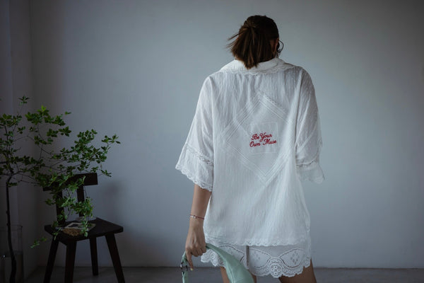 ( WHITE / BLACK ) " BE YOUR OWN MUSE " SILKY EMBROIDERY JACKET ⭐️BEST BUY⭐️ ( PRE ORDER )
