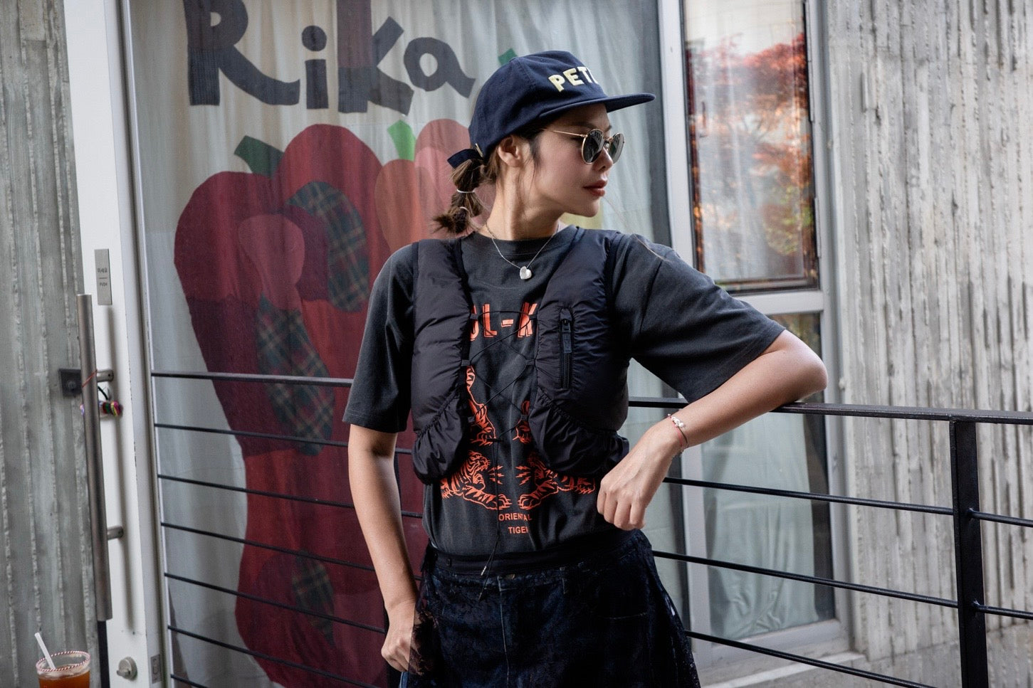 BLACK LACE UP DOWN VEST ⭐️BEST BUY⭐️