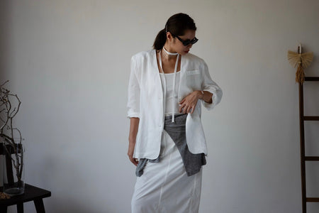 ( WHITE / CHARCOAL ) ULTRA LIGHTWEIGHT SUMMER LINEN BLEND BLAZER