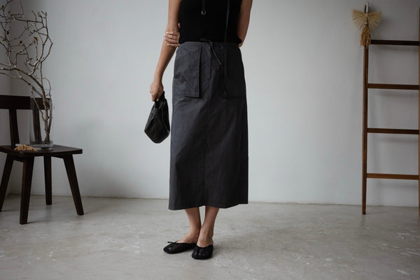 ( WHITE / CHARCOAL ) COTTON POCKET SKIRT