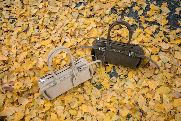 ( BEIGE / KHAKI ) SUEDE BUCKLED BAG