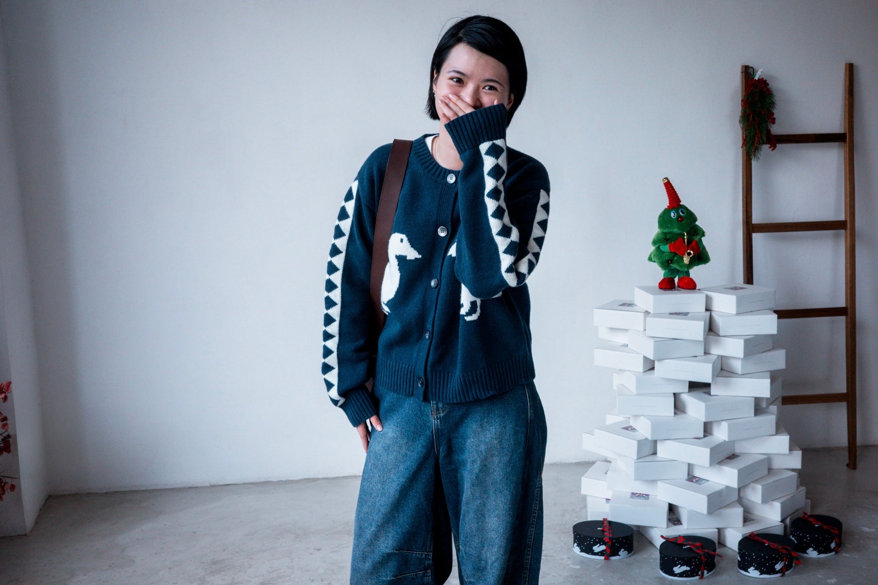 NAVY DUCK DUCK FINE WOOL CARDIGAN ⭐️BEST BUY⭐️