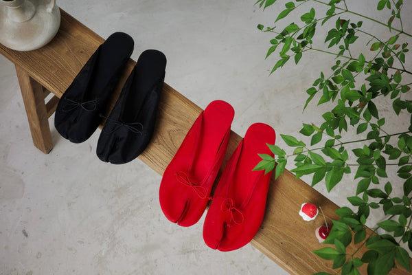 ( RED / BLACK ) TABI MESHED MULES ( PRE ORDER )