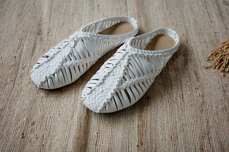 ( WHITE / BLACK ) PREMIUM RAFFIA MULES ( PRE ORDER )
