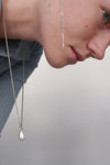 ( MONDAY EDITION )
 TEARDROP PEARL PENDANT NECKLACE