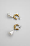 (MONDAY EDITION) TEARDROP PEARL HOOP EARRINGS